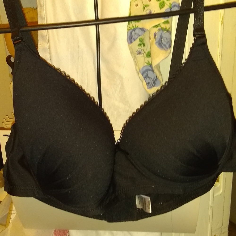 Black underwire bra